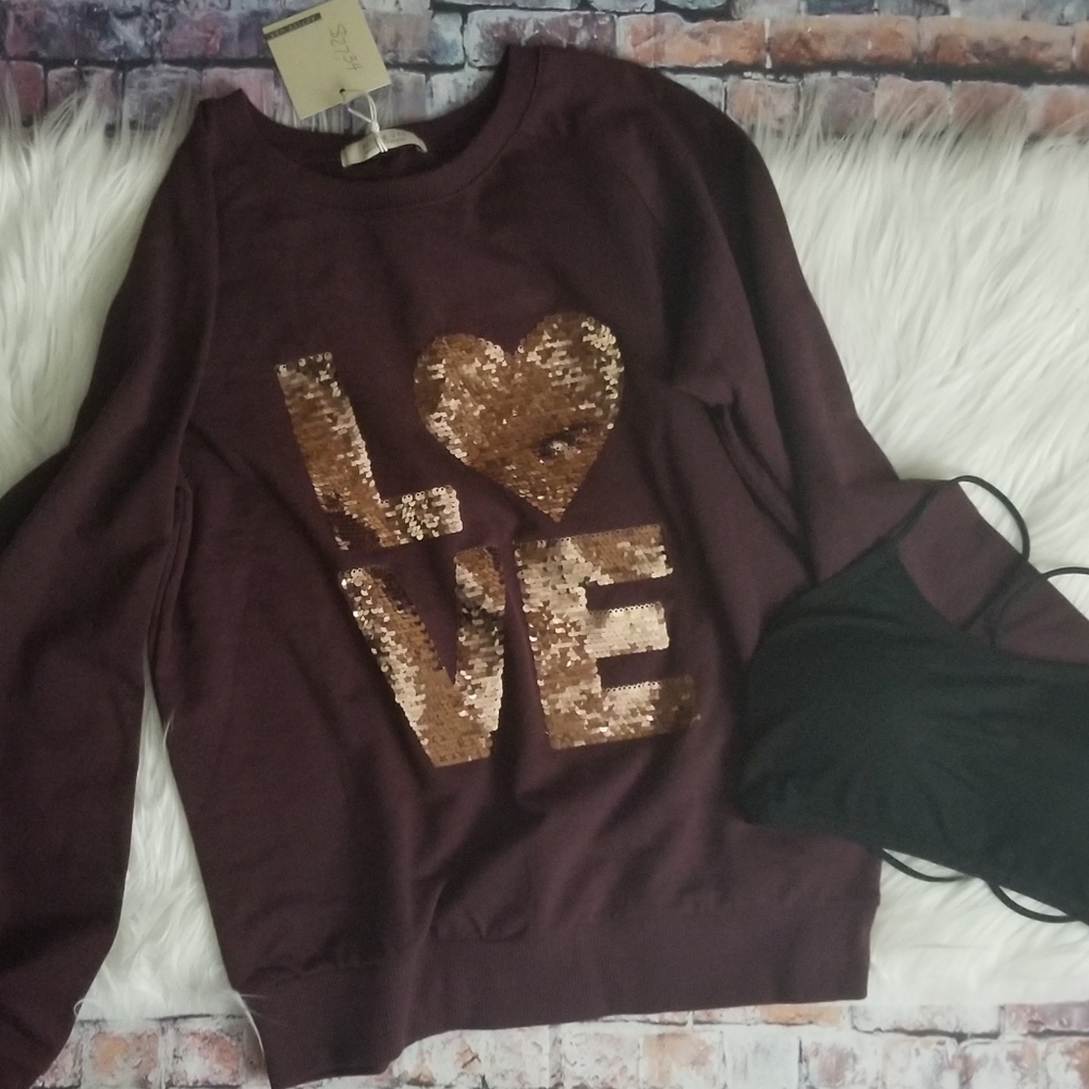 LOVE Comfy Sweatshirt, Medium NEW